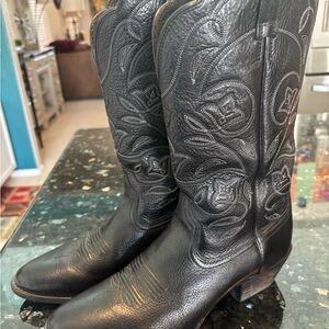 Ariat Black Leather Boots with Brown Insole